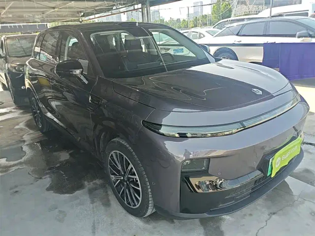 Leapmotor B10 — Фото автомобиля 3
