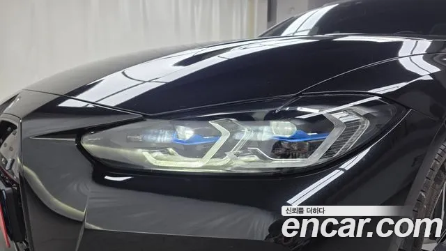 BMW i4 — Фото автомобиля 20