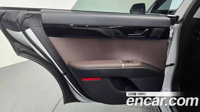 Hyundai Grandeur Grandeur (GN7) 2.5 Бензин 2WD — Фото автомобиля 23