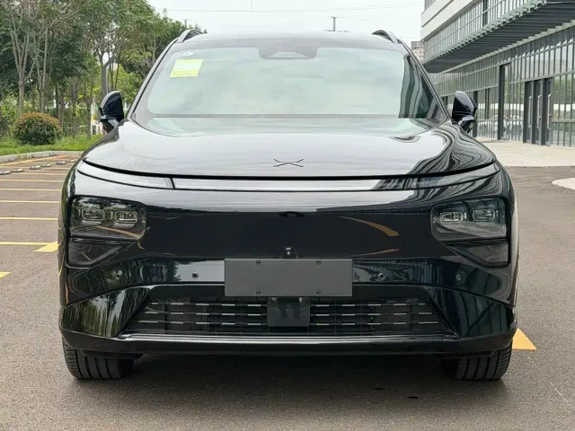 Xpeng G9 — Фото автомобиля 2