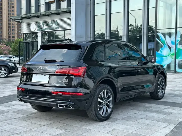 Audi Q5L — Фото автомобиля 7