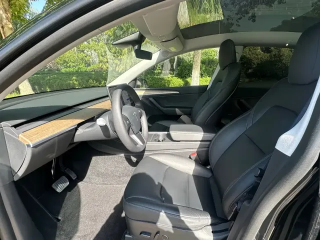 Tesla Model Y — Фото автомобиля 6