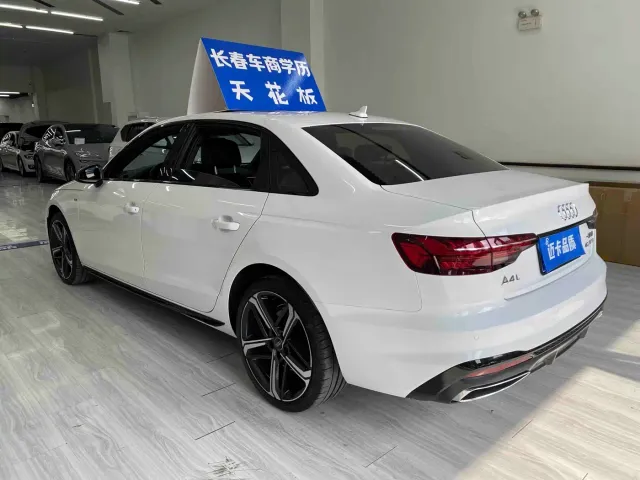 Audi A4L — Фото автомобиля 6