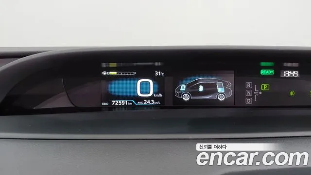 Toyota Prius — Фото автомобиля 6