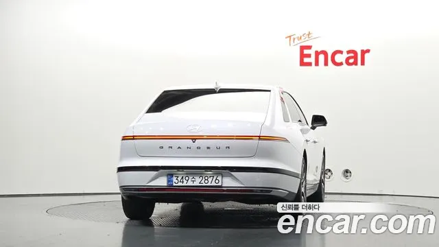 Hyundai Grandeur Grandeur (GN7) 2.5 Бензин 2WD — Фото автомобиля 4