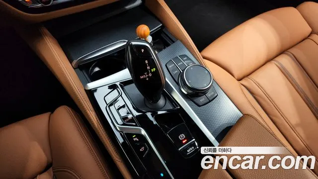 BMW 5-Series — Фото автомобиля 9