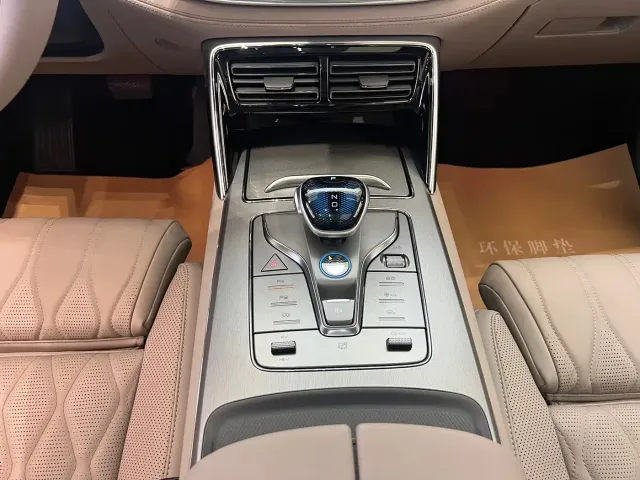 BYD Tang — Фото автомобиля 11