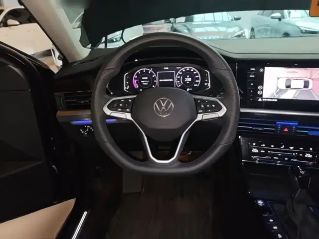 Volkswagen Passat — Фото автомобиля 10