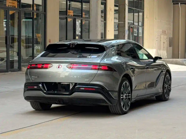 Denza Z9GT — Фото автомобиля 14