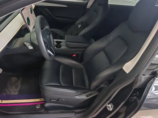 Tesla Model Y — Фото автомобиля 14