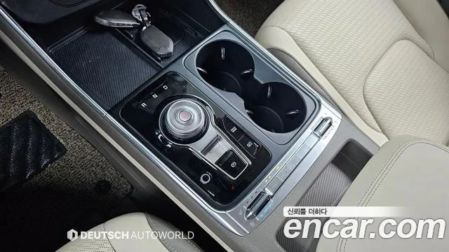 Kia Carnival Generation 4 — Фото автомобиля 9