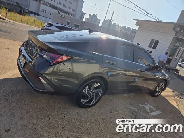 Hyundai Avante CN7 — Фото автомобиля 5