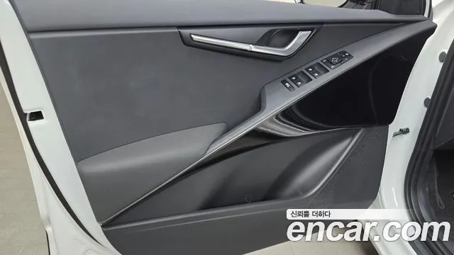 Kia Niro The All New Niro Signature — Фото автомобиля 24