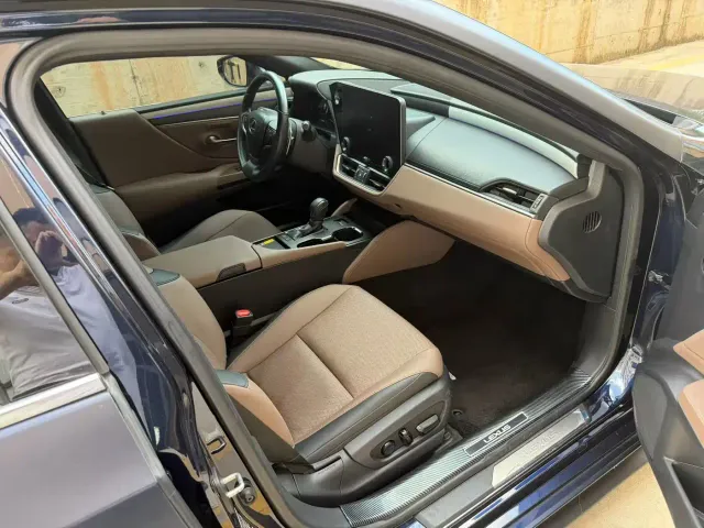 Lexus ES — Фото автомобиля 8