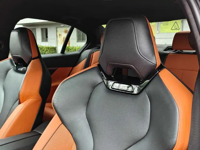 BMW M5 — Фото автомобиля 19