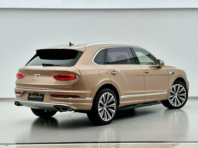Bentley Bentayga — Фото автомобиля 3