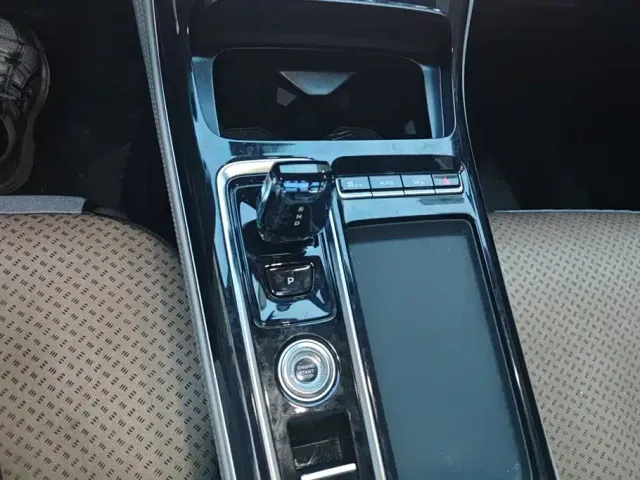 Geely Boyue L 2025 4th Generation 1.5TD DCT Journey Start — Фото автомобиля 15