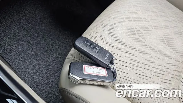 Kia Carnival Generation 4 — Фото автомобиля 15