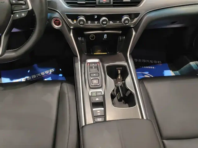 Honda Accord — Фото автомобиля 13