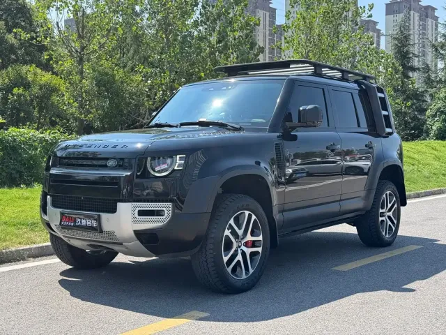 Фотография автомобиля — Land Rover Defender
