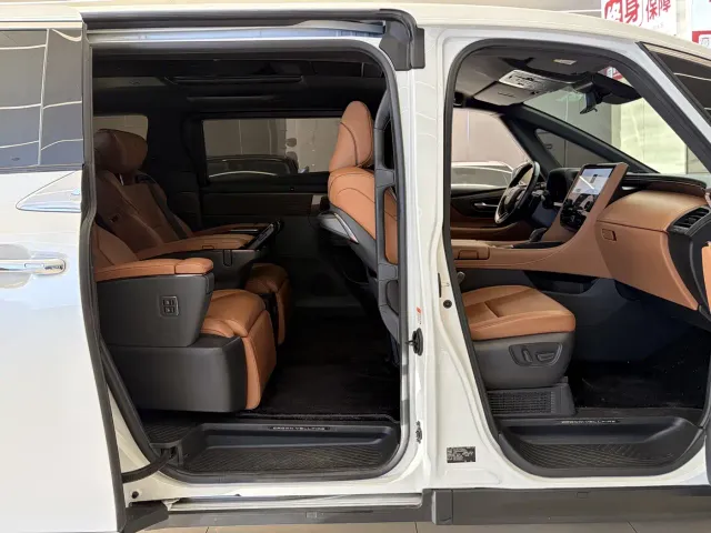 Toyota Vellfire — Фото автомобиля 26