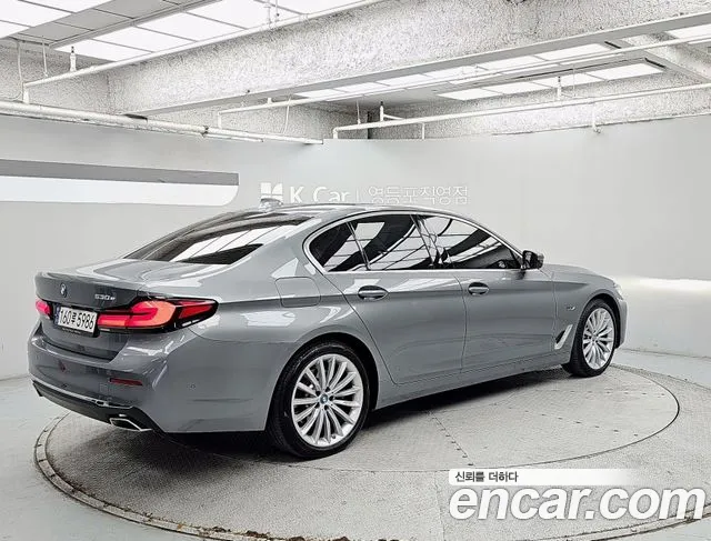 BMW 5 Series G30 — Фото автомобиля 4
