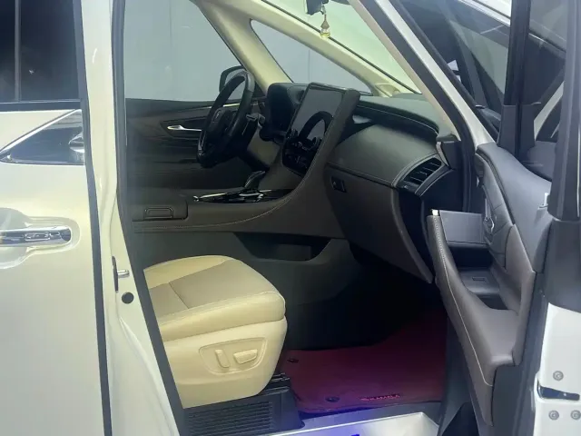 Toyota Vellfire — Фото автомобиля 9
