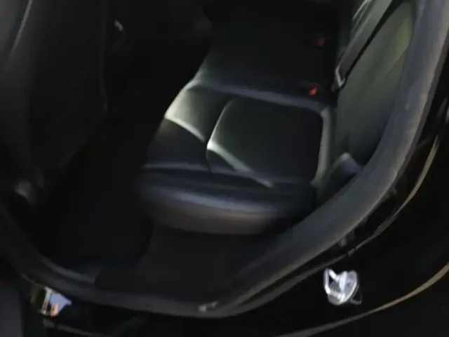 Tesla Model Y — Фото автомобиля 11