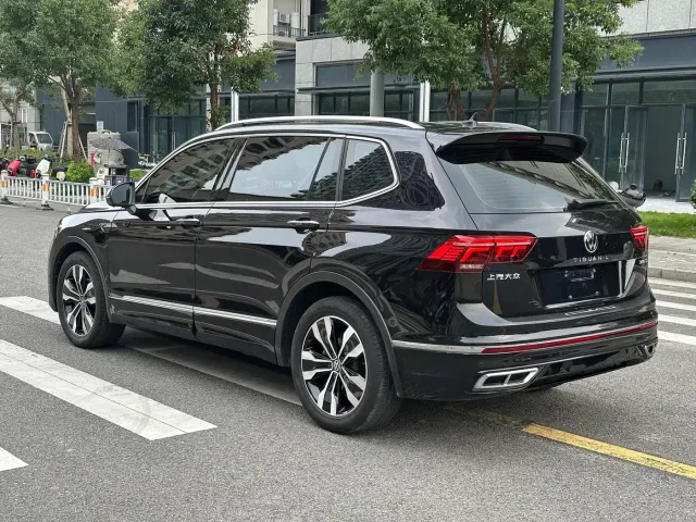Volkswagen Tiguan L — Фото автомобиля 7