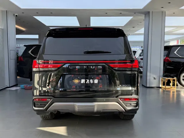 Lexus LX — Фото автомобиля 3