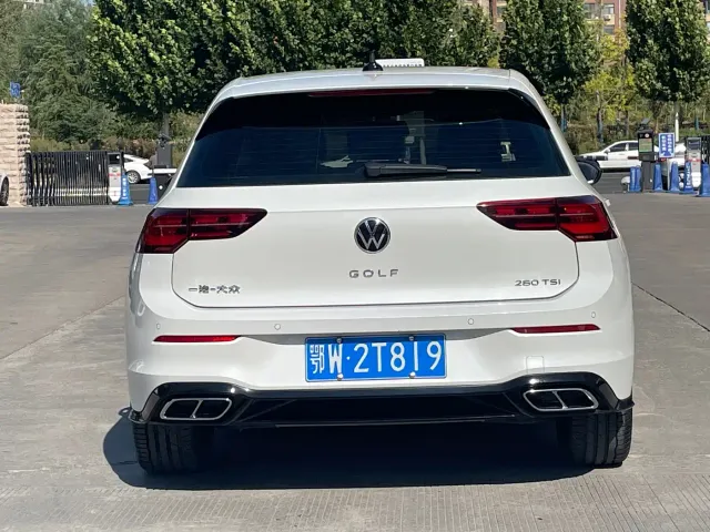 Volkswagen Golf — Фото автомобиля 5