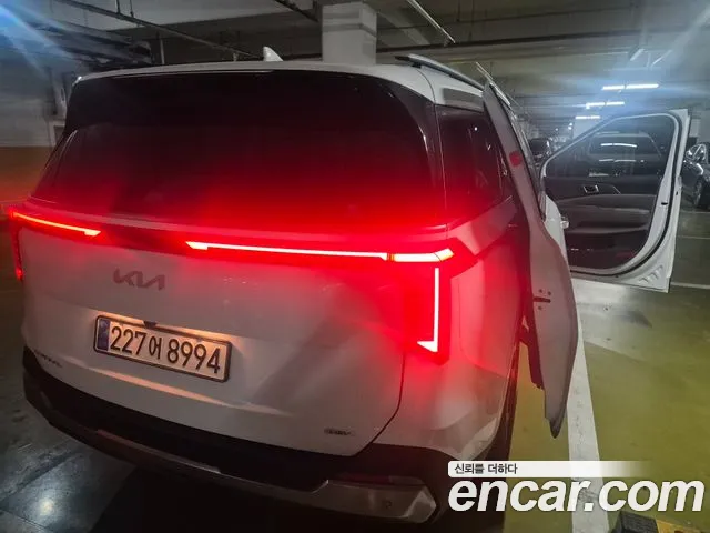 Kia Carnival Generation 4 — Фото автомобиля 15