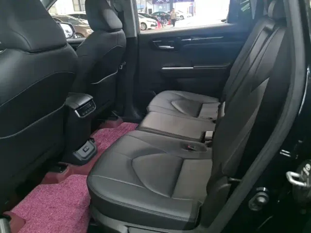 Toyota Highlander — Фото автомобиля 16