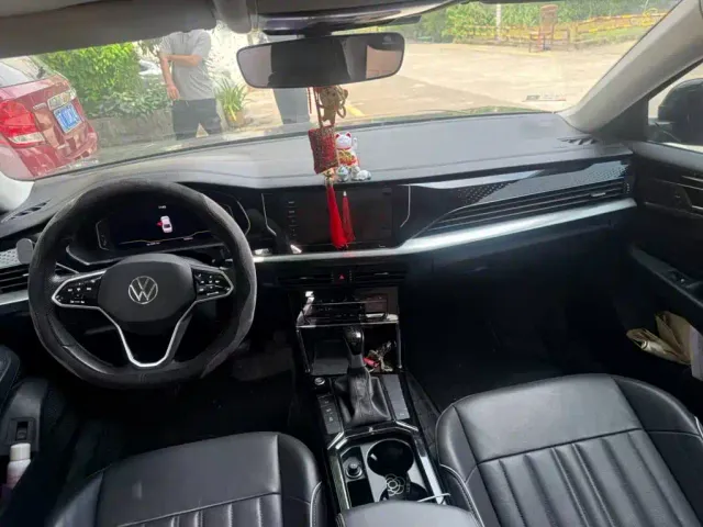 Volkswagen Passat — Фото автомобиля 4