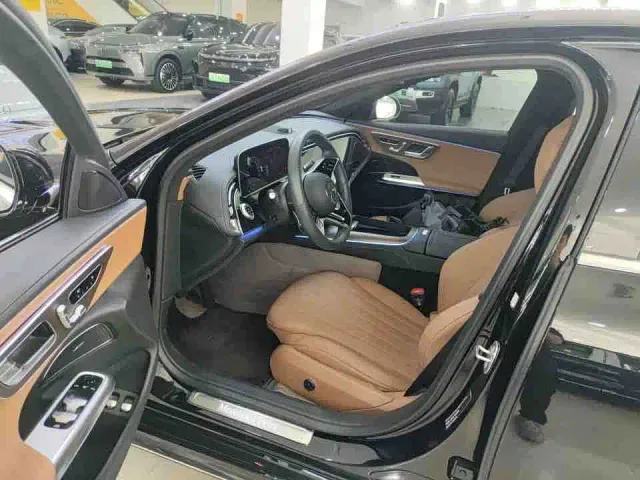 Mercedes-Benz E-Class — Фото автомобиля 6