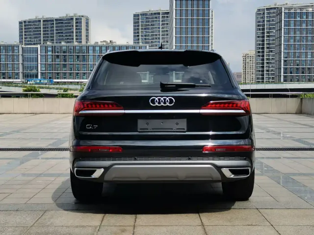 Audi Q7 — Фото автомобиля 5