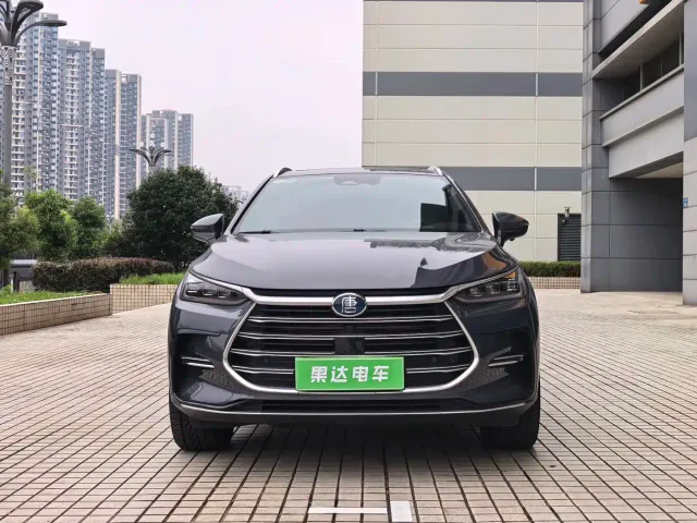 BYD Tang — Фото автомобиля 2