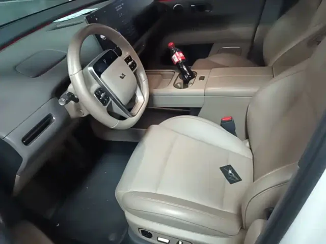 Li Auto i6 — Фото автомобиля 15