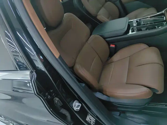 Lincoln Aviator — Фото автомобиля 24