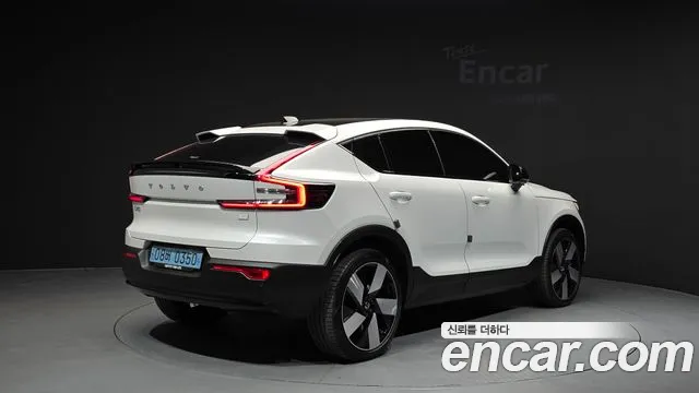 Вольво C40 — Фото автомобиля 2