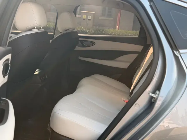 BYD Seal 05 DM-i — Фото автомобиля 9