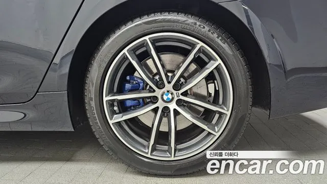 BMW 5-Series — Фото автомобиля 21