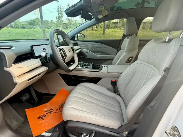 Geely Galaxy Xingyao 8 — Фото автомобиля 4