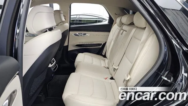 Genesis GV70 — Фото автомобиля 16