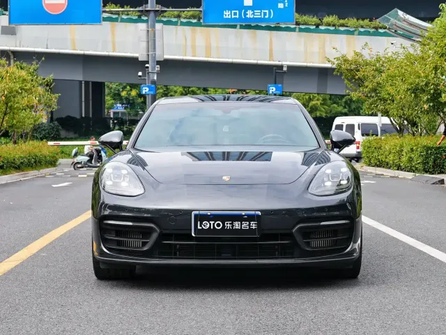 Porsche Panamera — Фото автомобиля 3