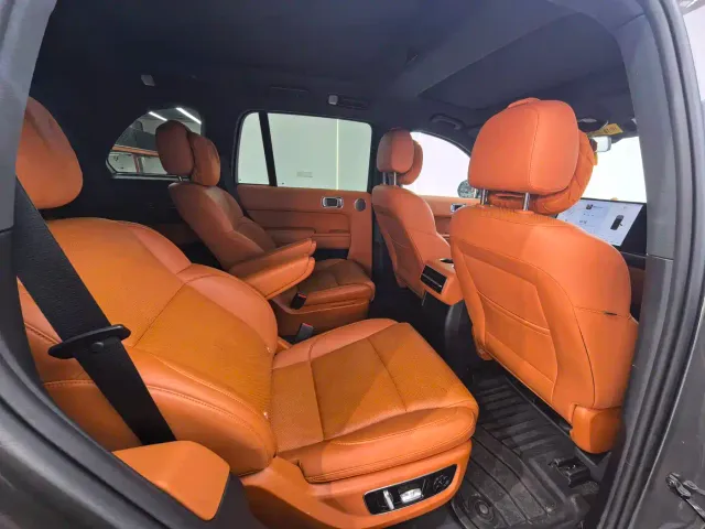 Li Auto L8 — Фото автомобиля 12