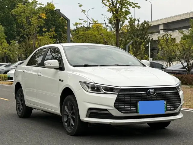 BYD Qin — Фото автомобиля 3