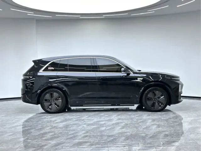 Li Auto L7 — Фото автомобиля 9