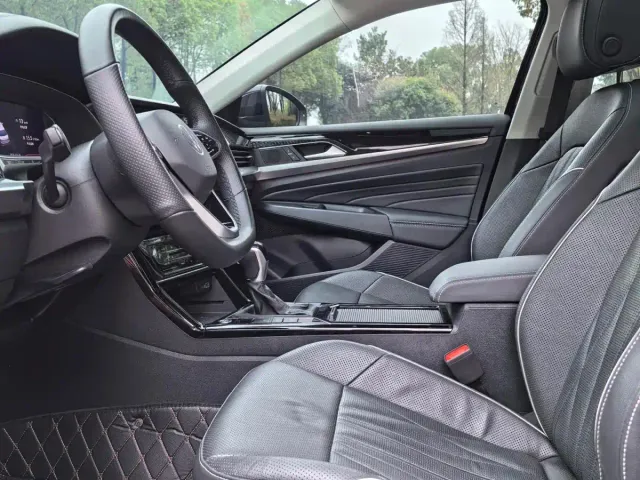 Volkswagen Passat — Фото автомобиля 10