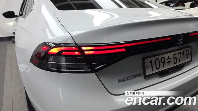 Honda Accord Generation 11 — Фото автомобиля 23
